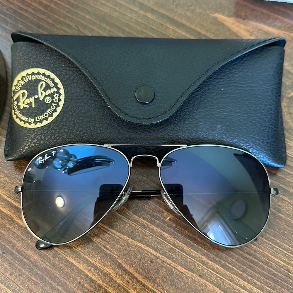 Classic Aviator RayBans in Black